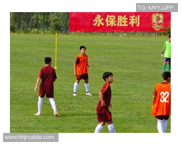 足球里sf的魅力与挑战探讨以及如何提升球员的竞技水平与团队协作能力 足球里sf的魅力与挑战探讨以及如何提升球员的竞技水平与团队协作能力